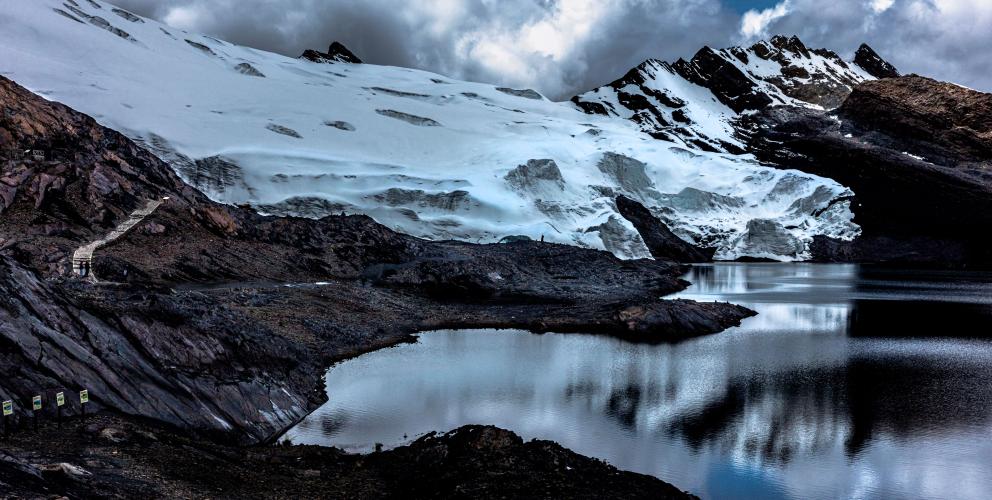 Schmelzender Gletscher in den peruanischen Anden