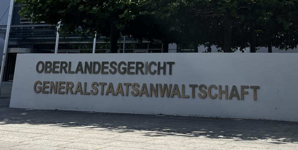 Eingangsbereich des OLG Hamm mit den Beschriftungen Oberlandesgericht und Generalstaatsanwaltschaft