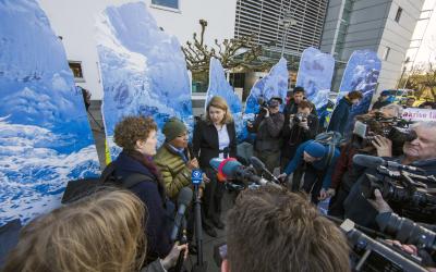 Großer Medienandrang bei den Pressestatements vor dem OLG Hamm